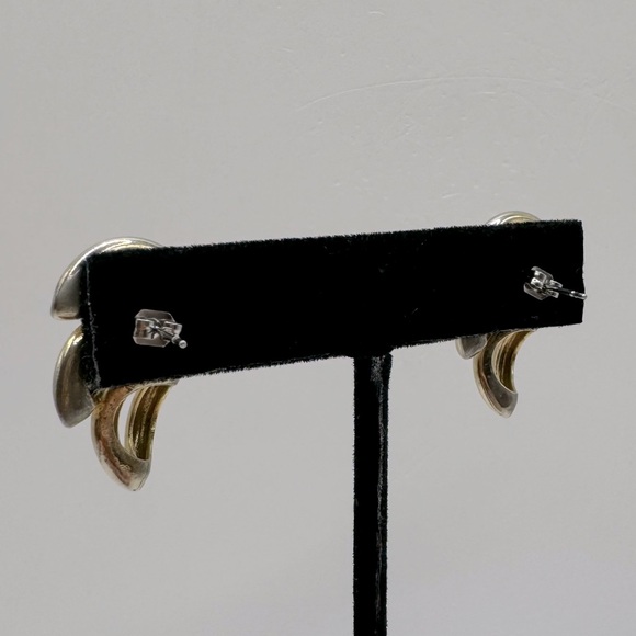 VINTAGE Gold-Tone Stationary Link Earrings - Picture 4 of 11